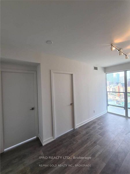 159 Wellesley St E, unit 1609 for rent