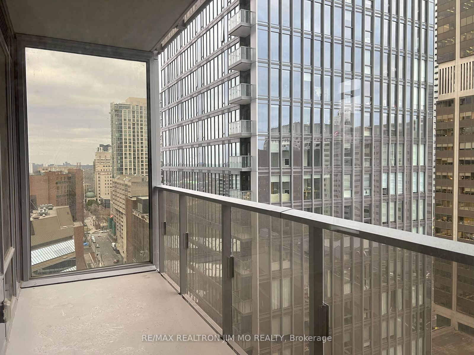 11 Yorkville Ave, unit 1410 for rent