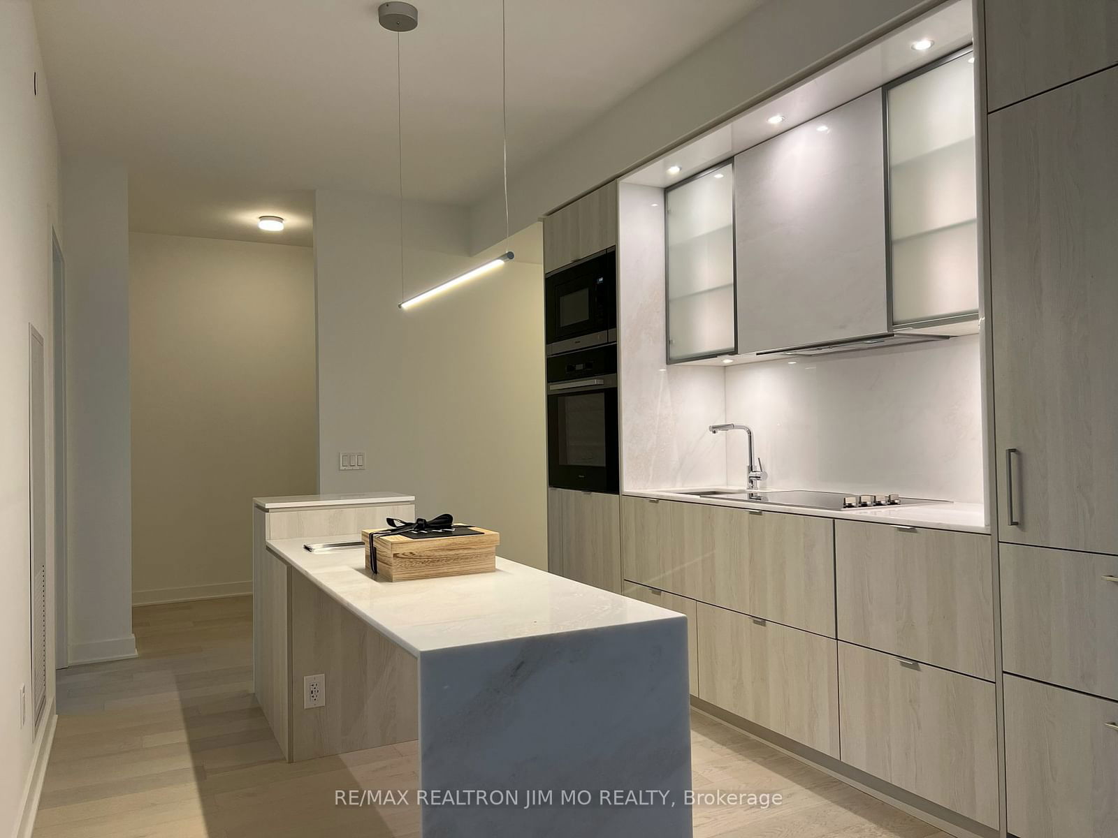 11 Yorkville Ave, unit 1410 for rent