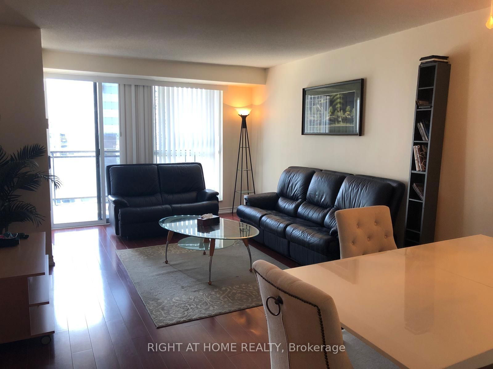 18 Hollywood Ave, unit Ph106 for rent