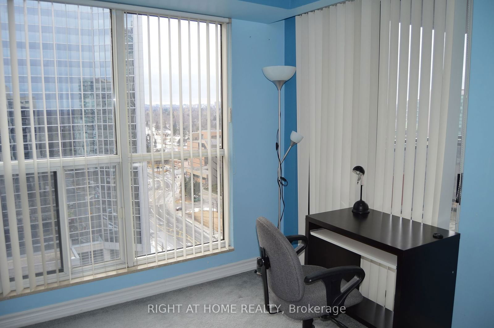 18 Hollywood Ave, unit Ph106 for rent