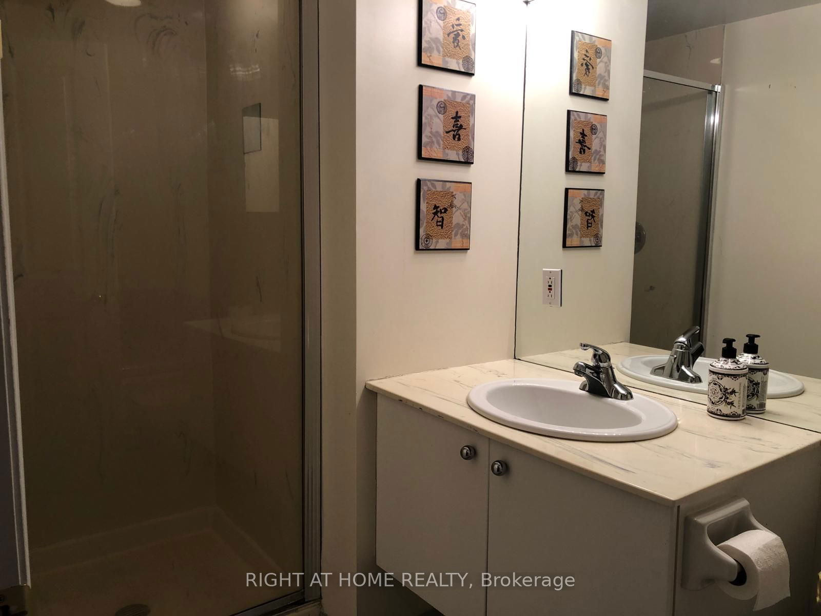 18 Hollywood Ave, unit Ph106 for rent