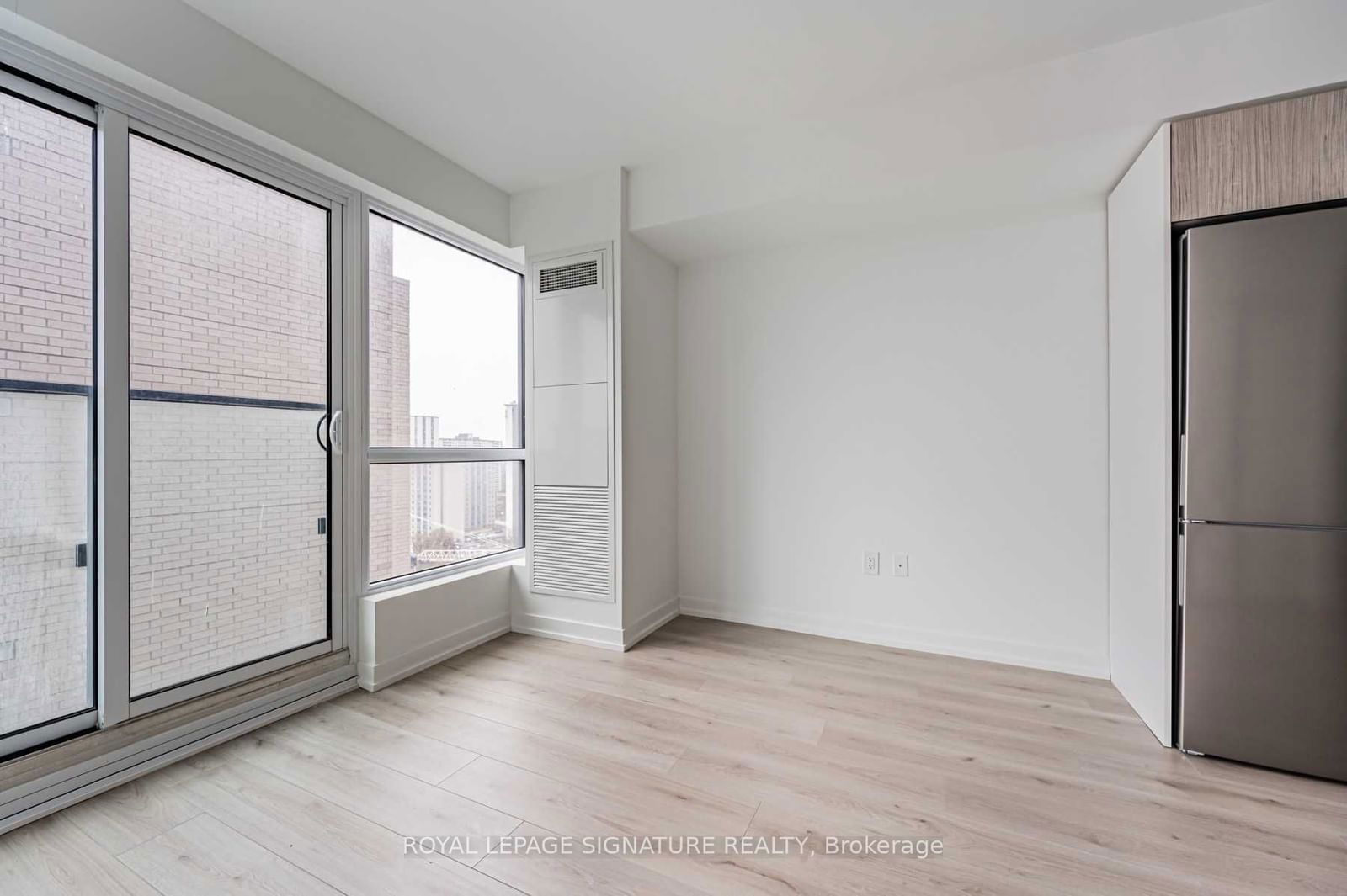 395 Bloor St E, unit 1210 for rent