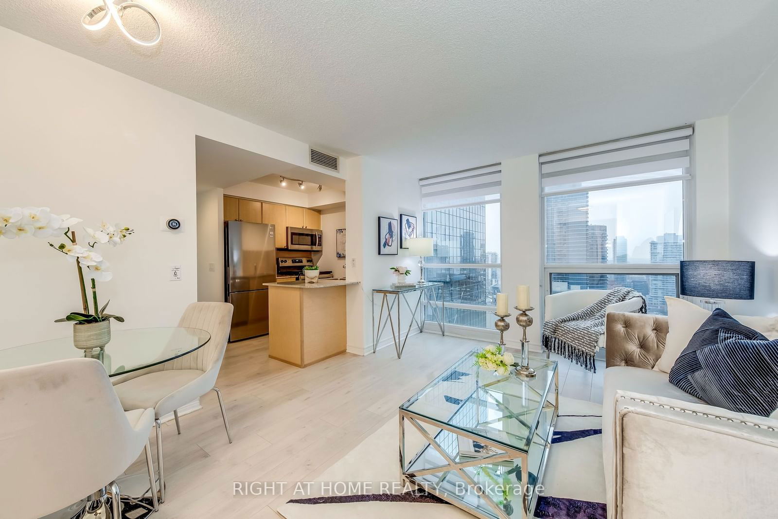 763 Bay St, unit 2702 for sale