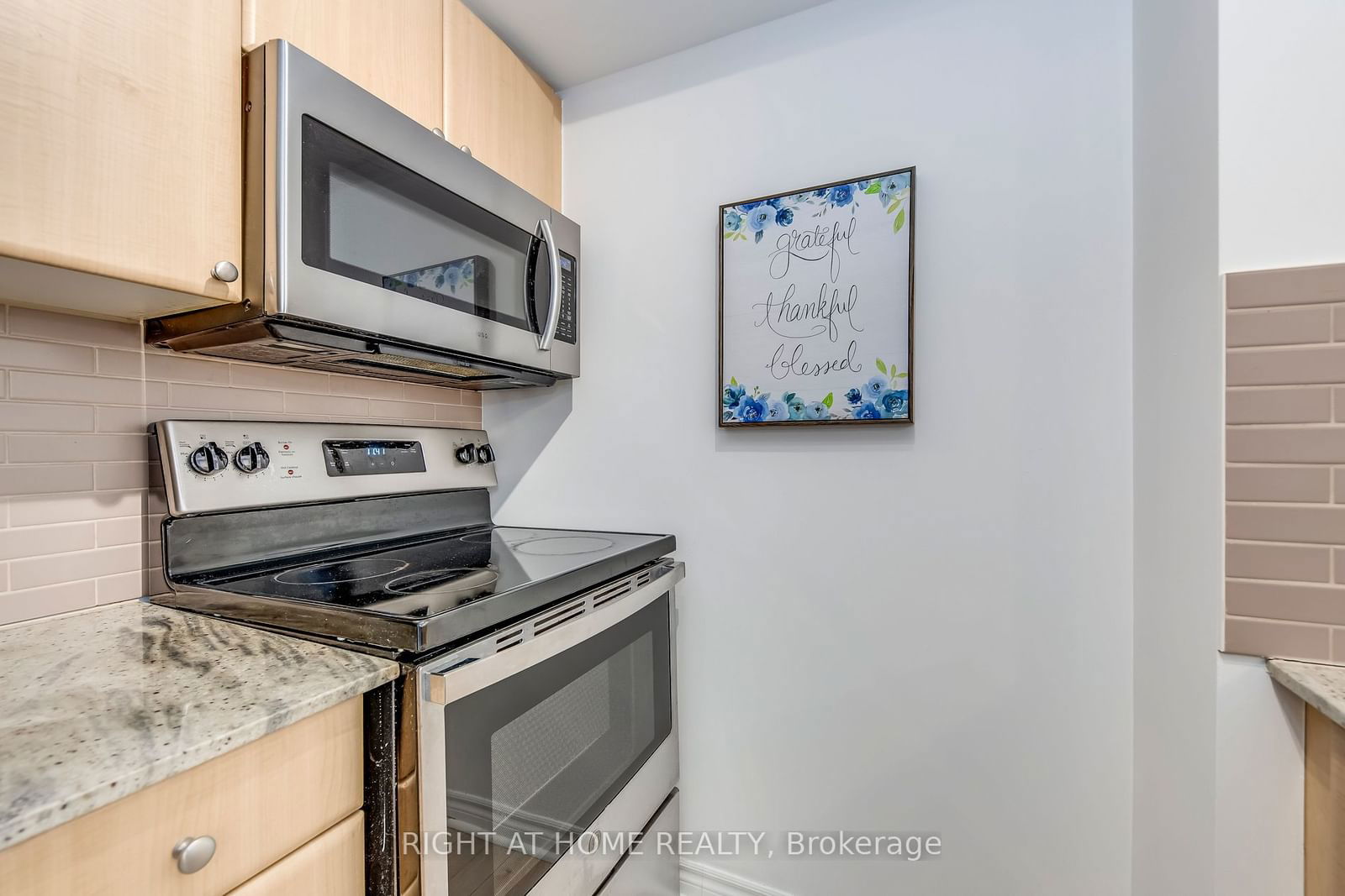 763 Bay St, unit 2702 for sale