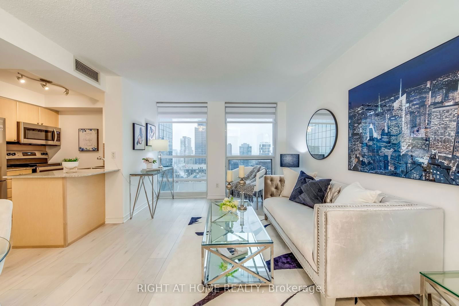 763 Bay St, unit 2702 for sale