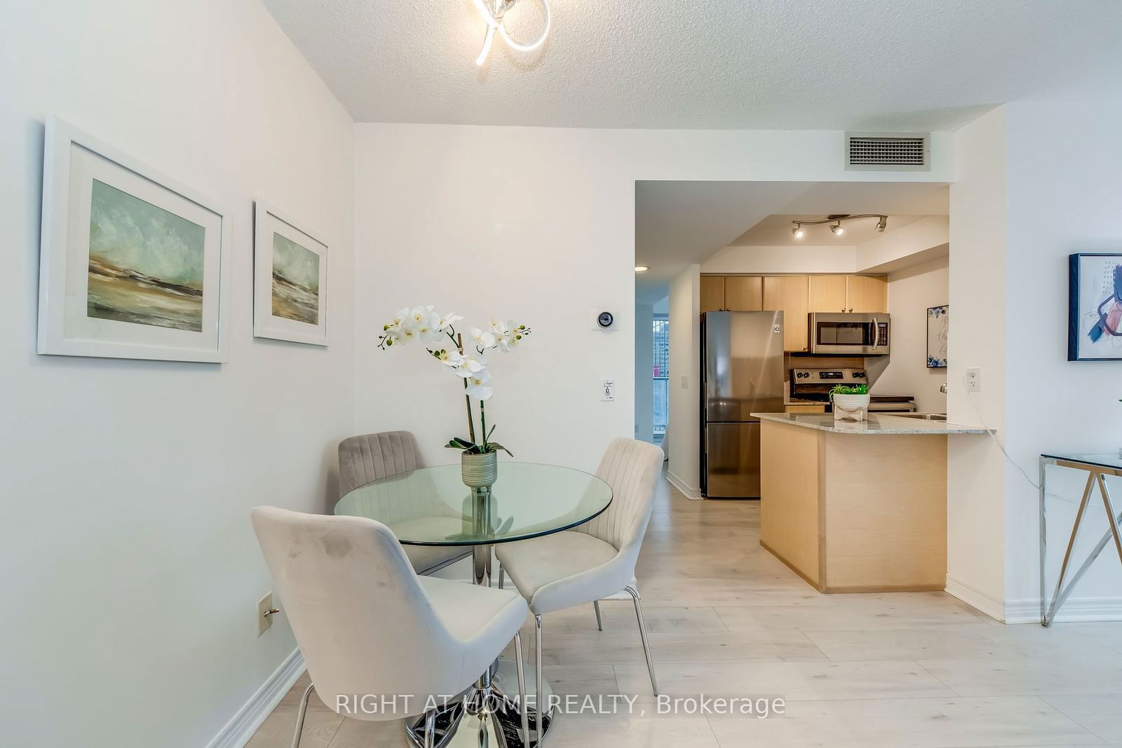 763 Bay St, unit 2702 for sale