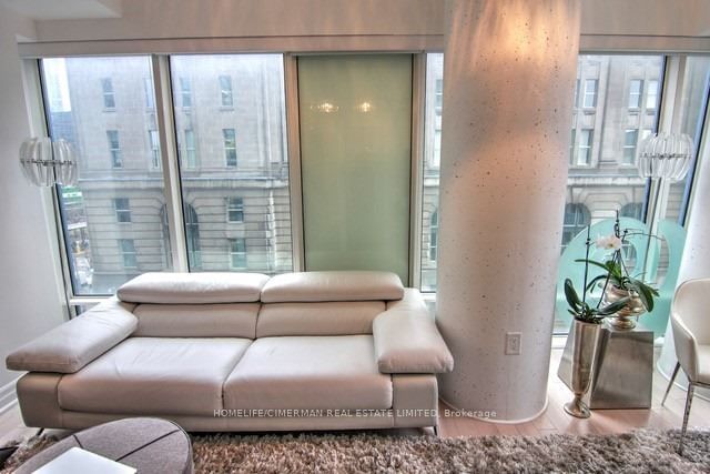 8 The Esplanade, unit 406 for rent