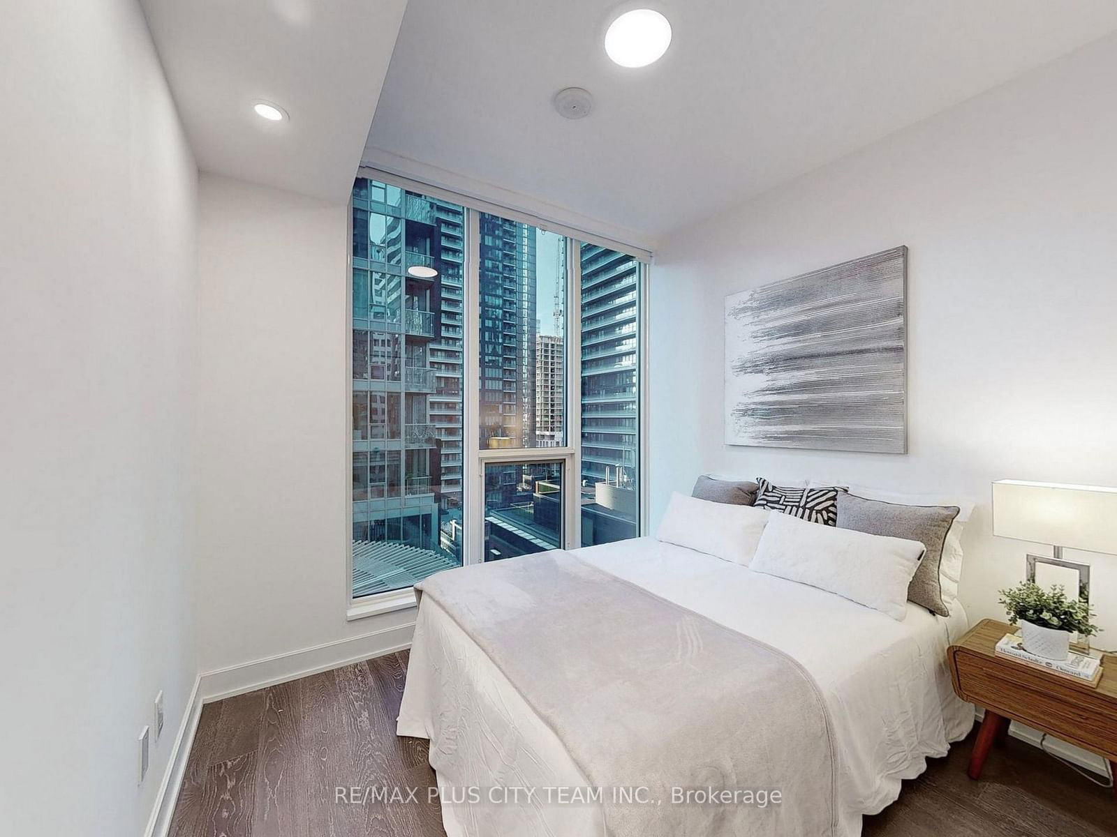 15 Mercer St, unit 1204 for sale