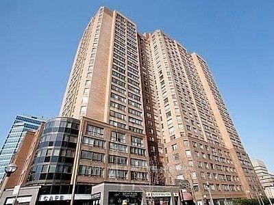 633 Bay St, unit 516 for rent