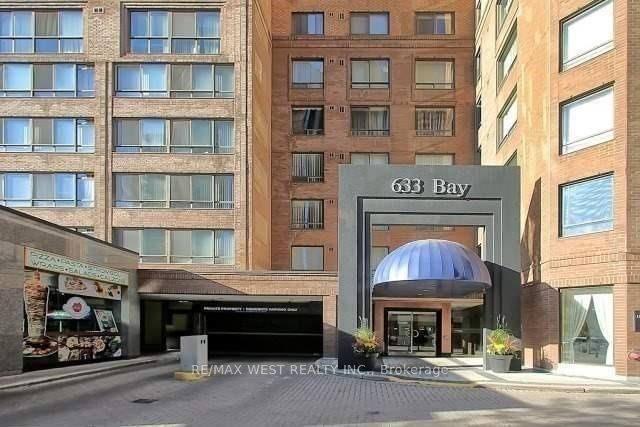 633 Bay St, unit 516 for rent