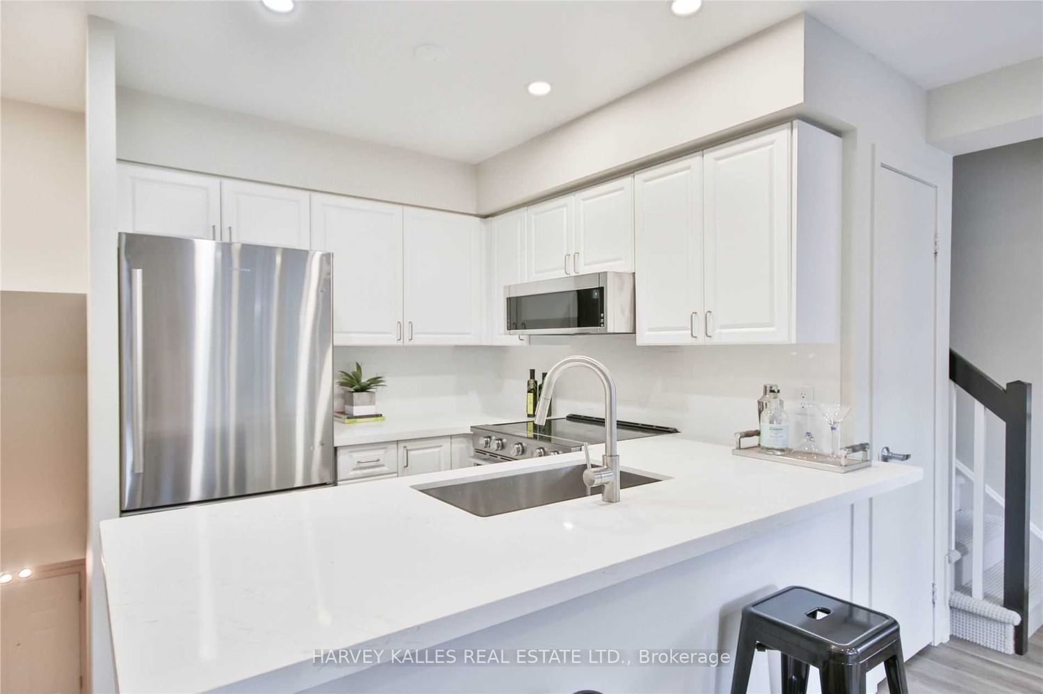 415 Jarvis St, unit 314 for sale