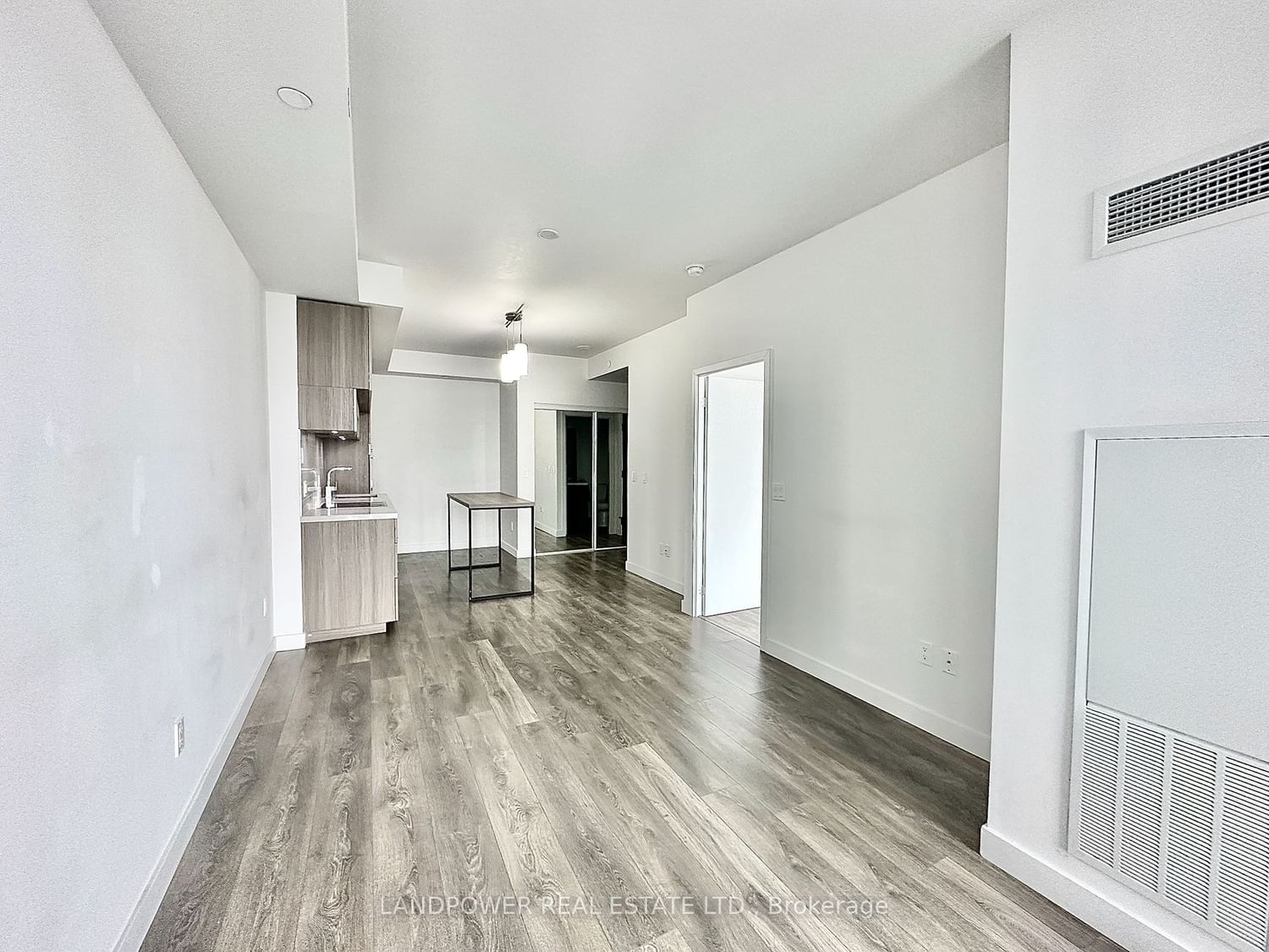 8 Eglinton Ave E, unit 1806 for rent