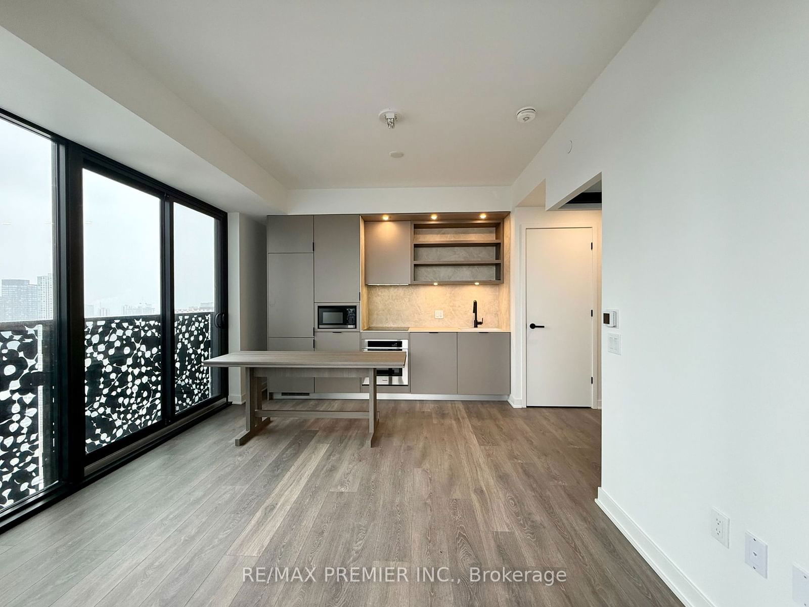 55 Charles St E, unit 2712 for rent