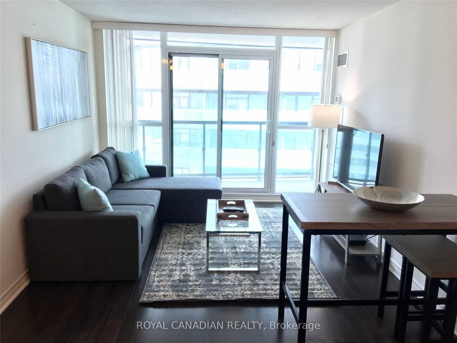 19 Grand Trunk Cres, unit 3907 for rent