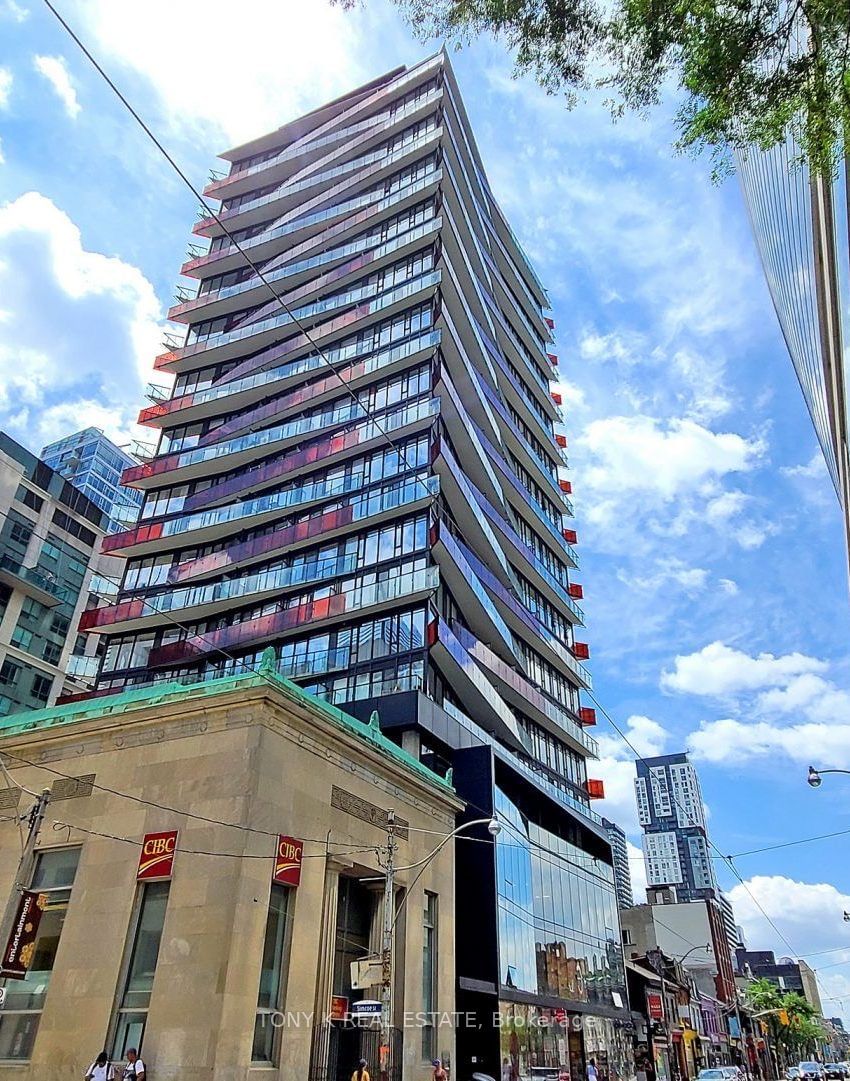 215 Queen St W, unit 607 for rent