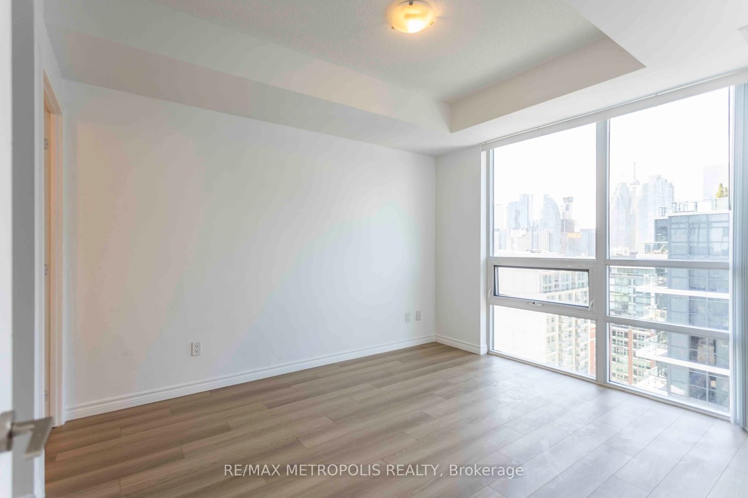 460 Adelaide St E, unit 2116 for sale