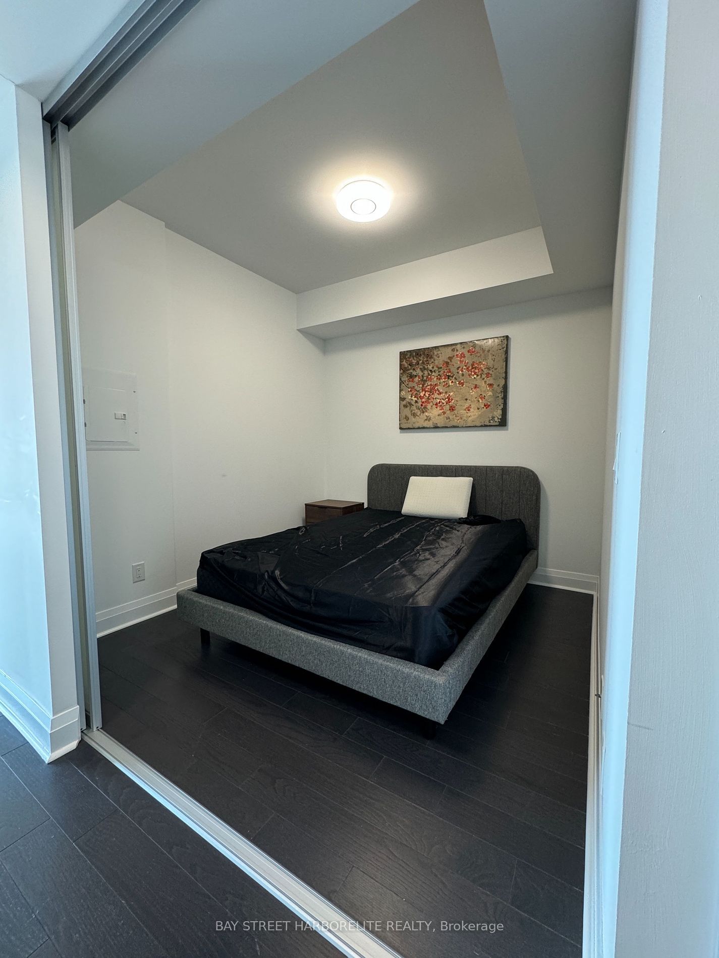 1080 BAY St, unit 2105 for rent