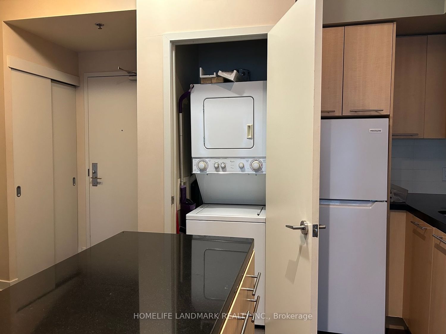 21 Nelson St, unit 1008 for rent