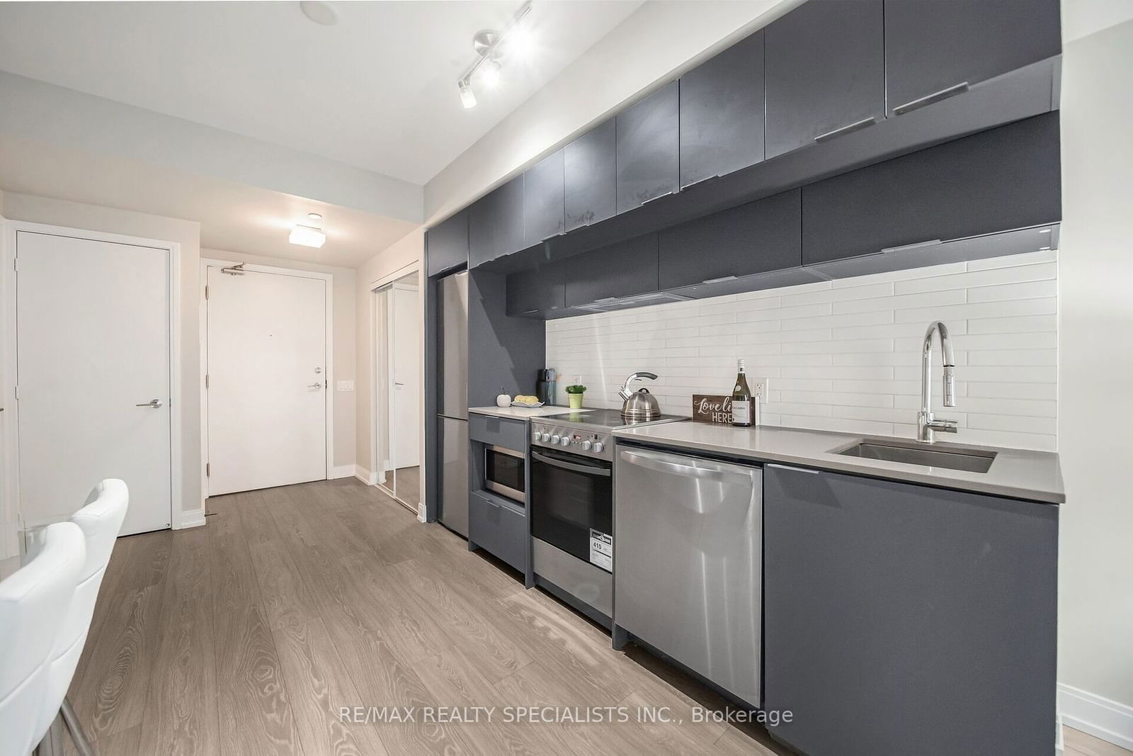 181 Dundas St E, unit 4909 for sale