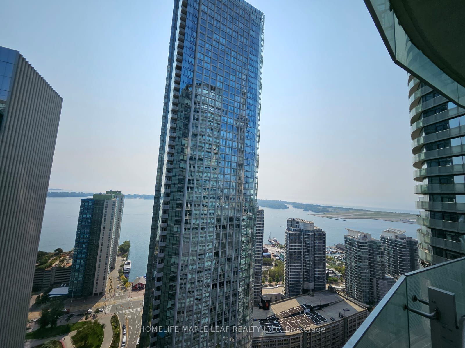 14 York St E, unit 3703 for rent