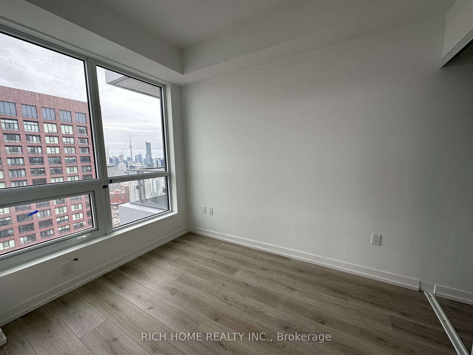 395 Bloor St E, unit 4810 for rent