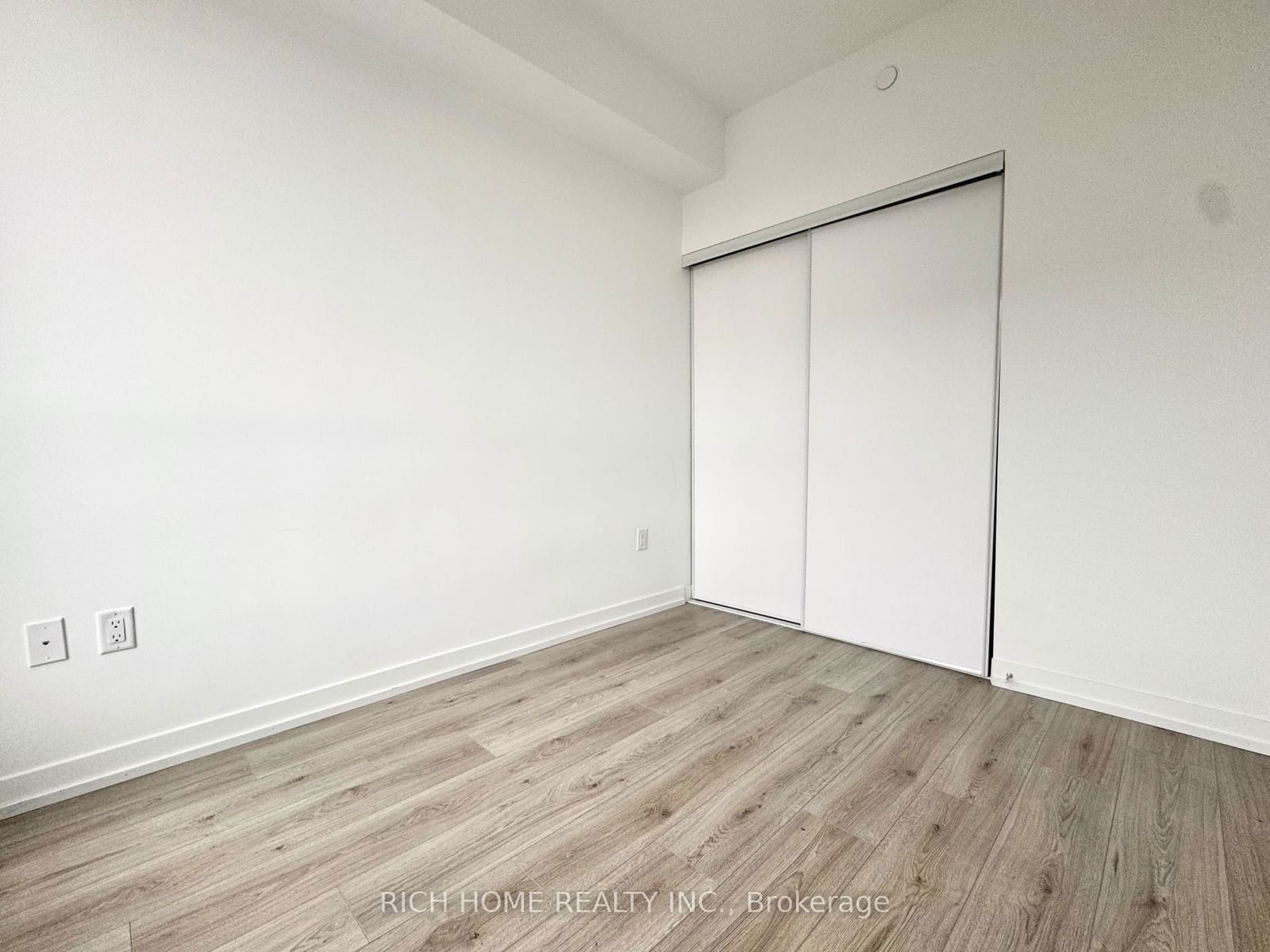 395 Bloor St E, unit 4810 for rent