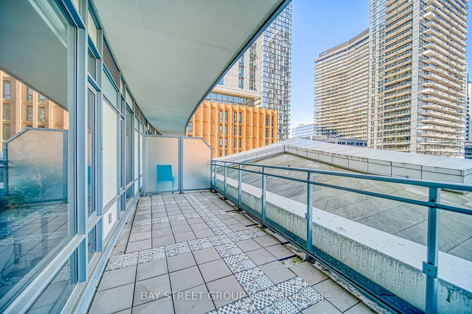 21 Widmer St, unit 704 for sale