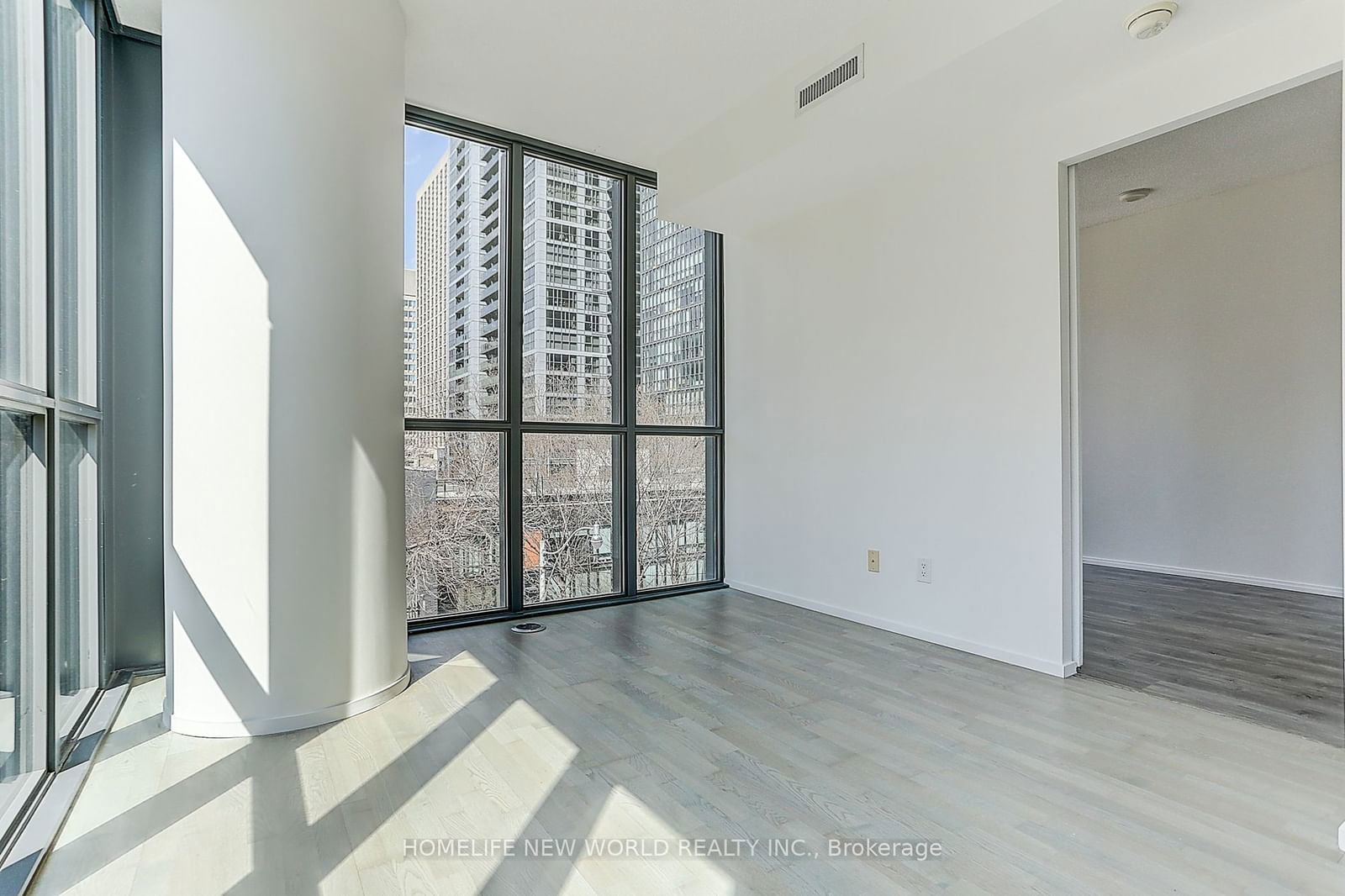 101 Charles St E, unit 406 for rent