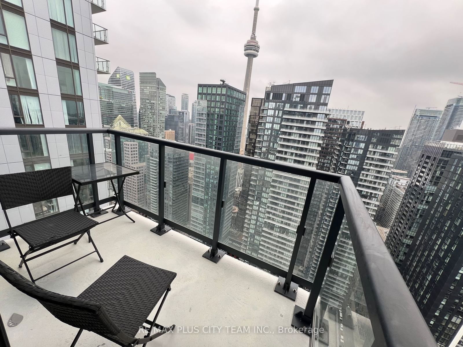 87 Peter St, unit 4613 for rent