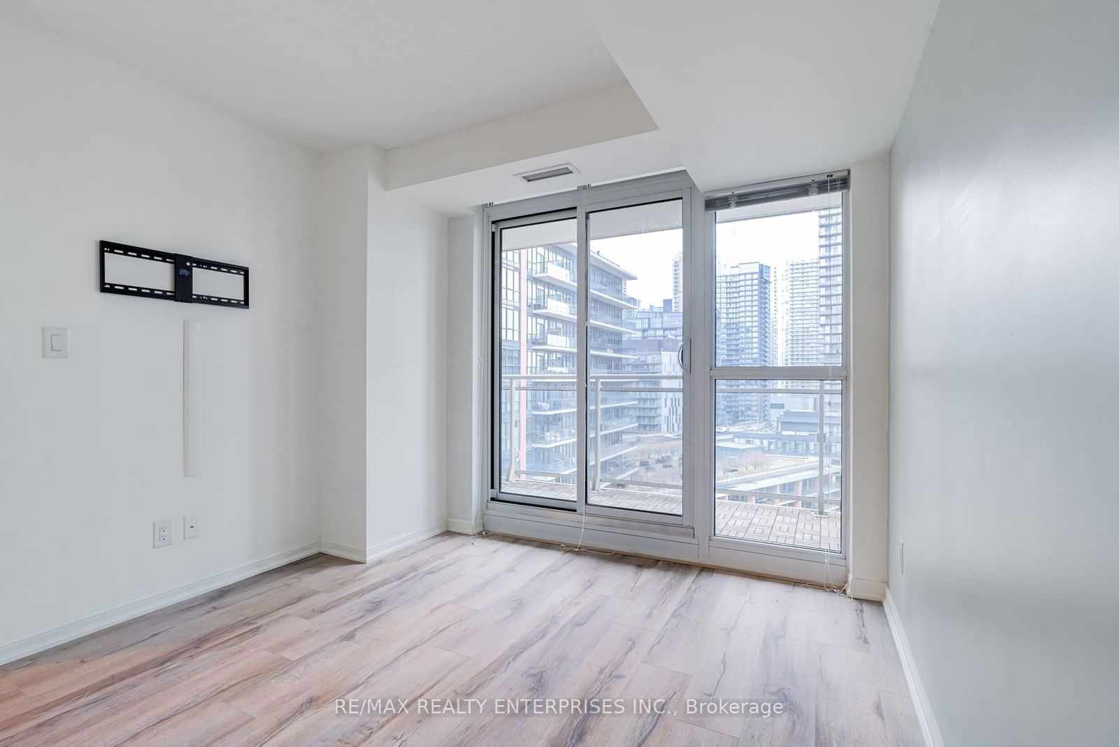 38 Grand Magazine St, unit 1730 for rent