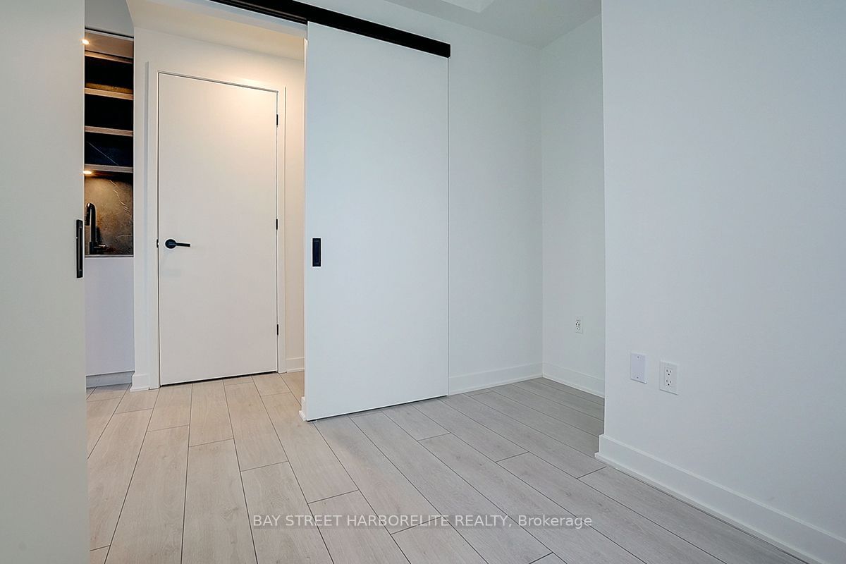 55 Charles St E, unit 4311 for rent