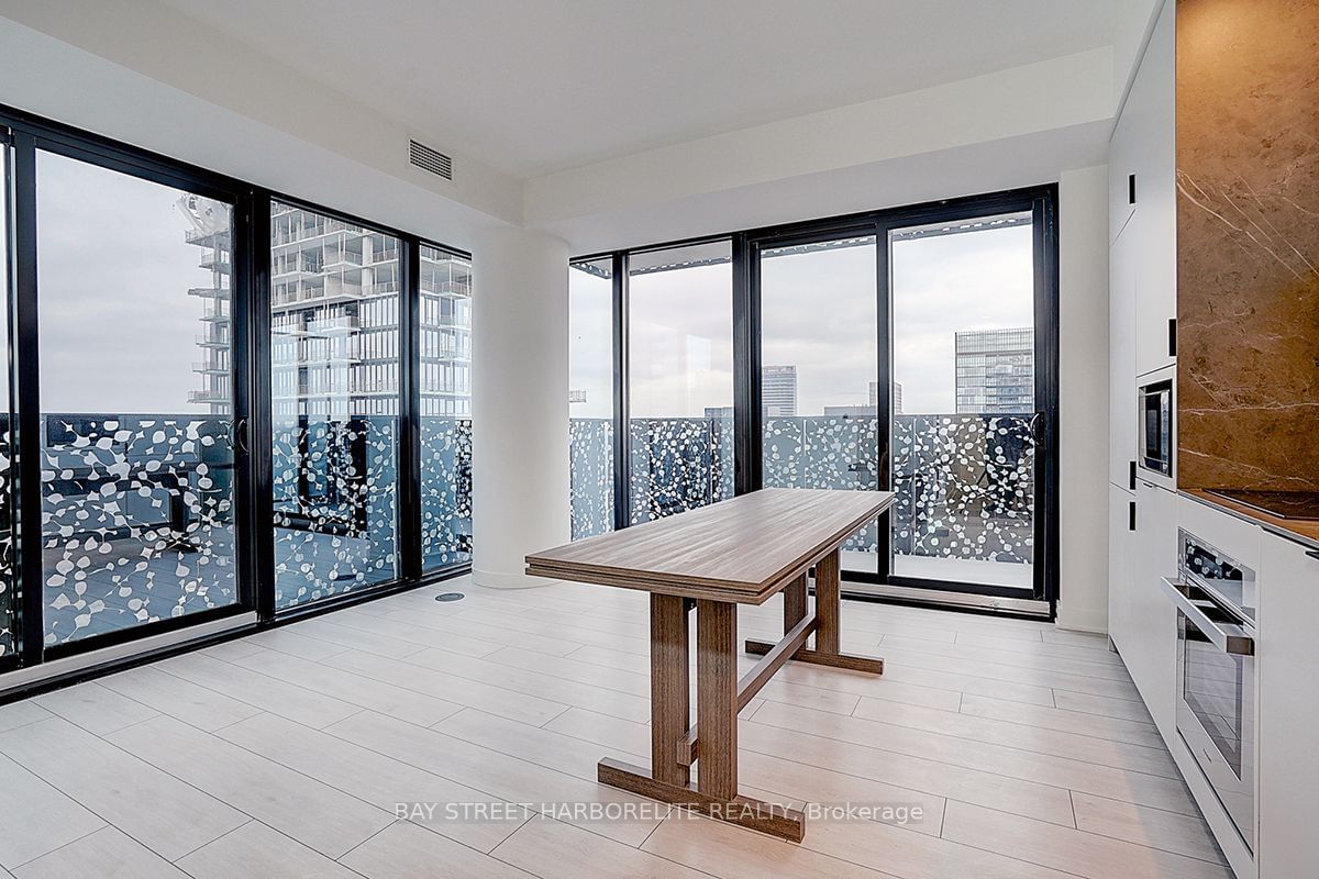 55 Charles St E, unit 4311 for rent