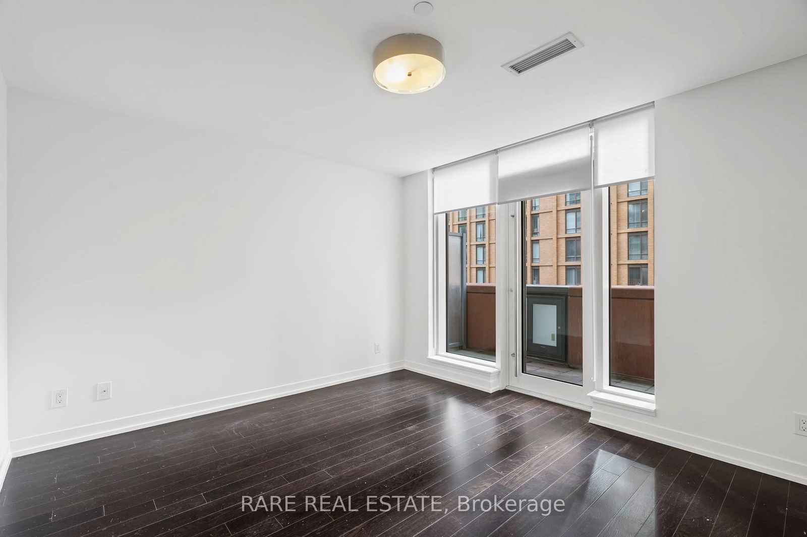 21 Widmer St, unit 621 for rent