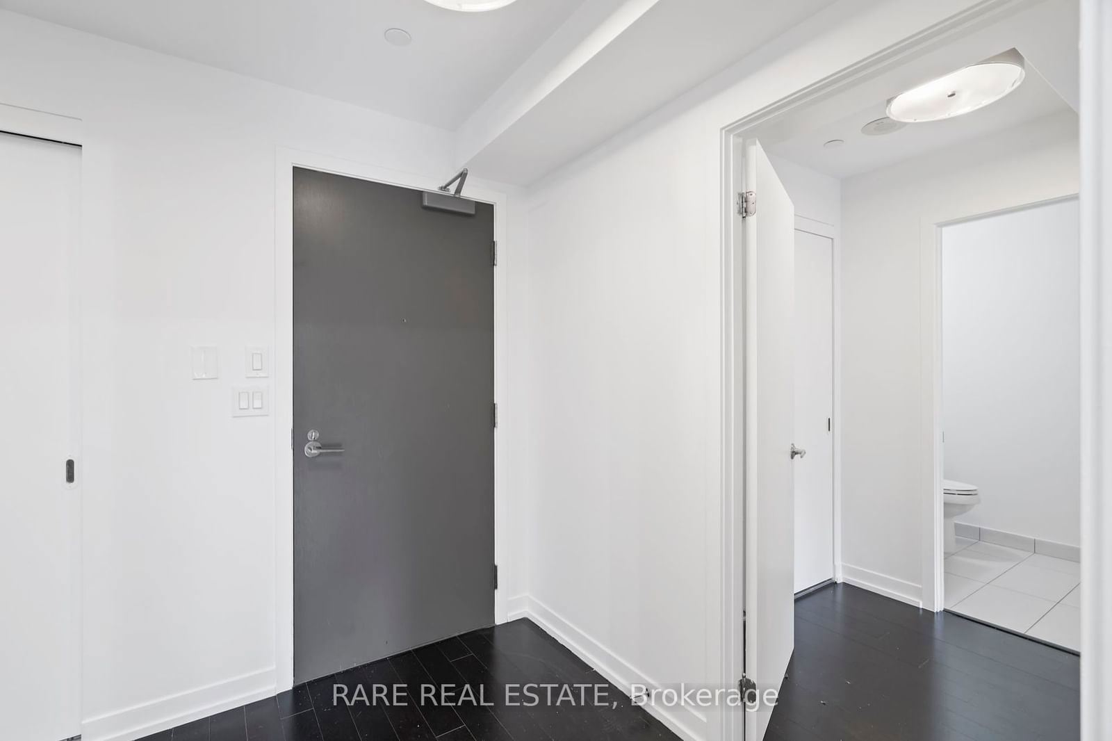 21 Widmer St, unit 621 for rent