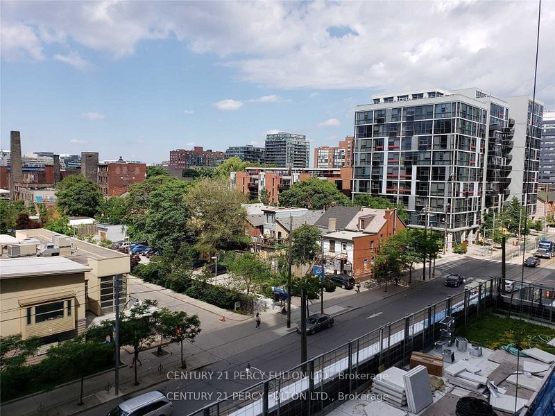 27 Bathurst St, unit 412w for sale