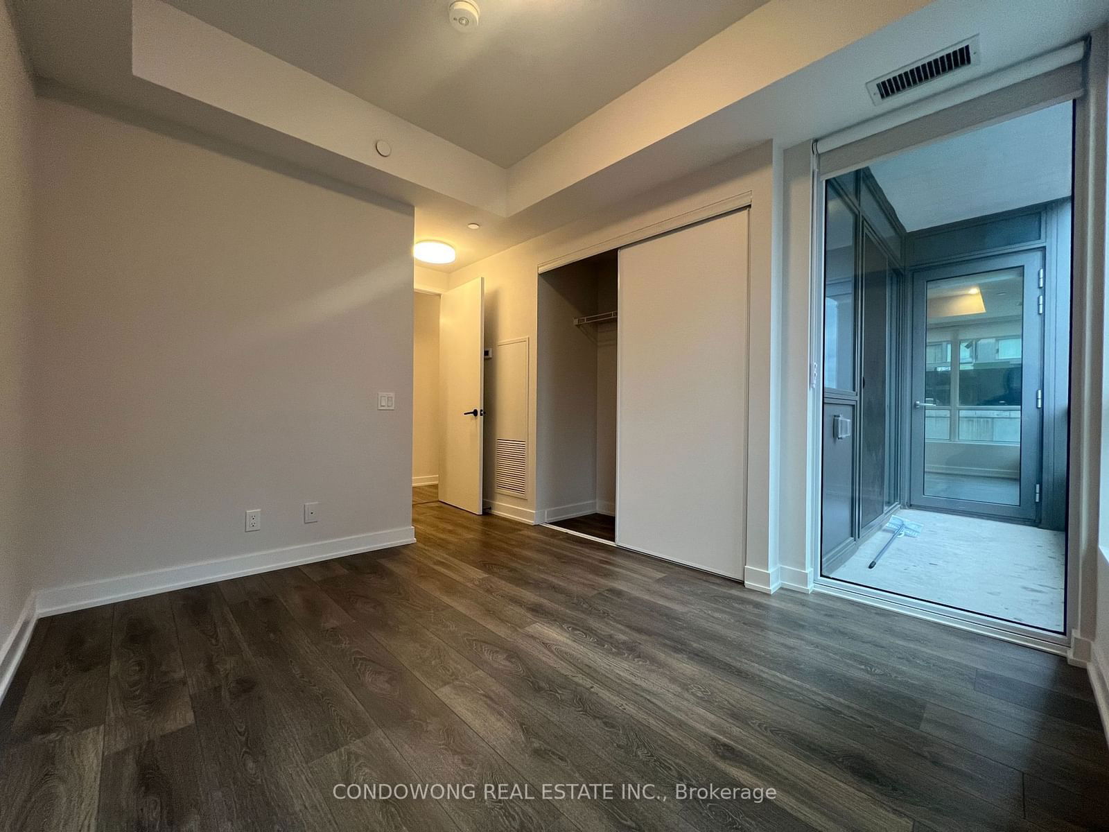 108 Peter St, unit 816 for rent