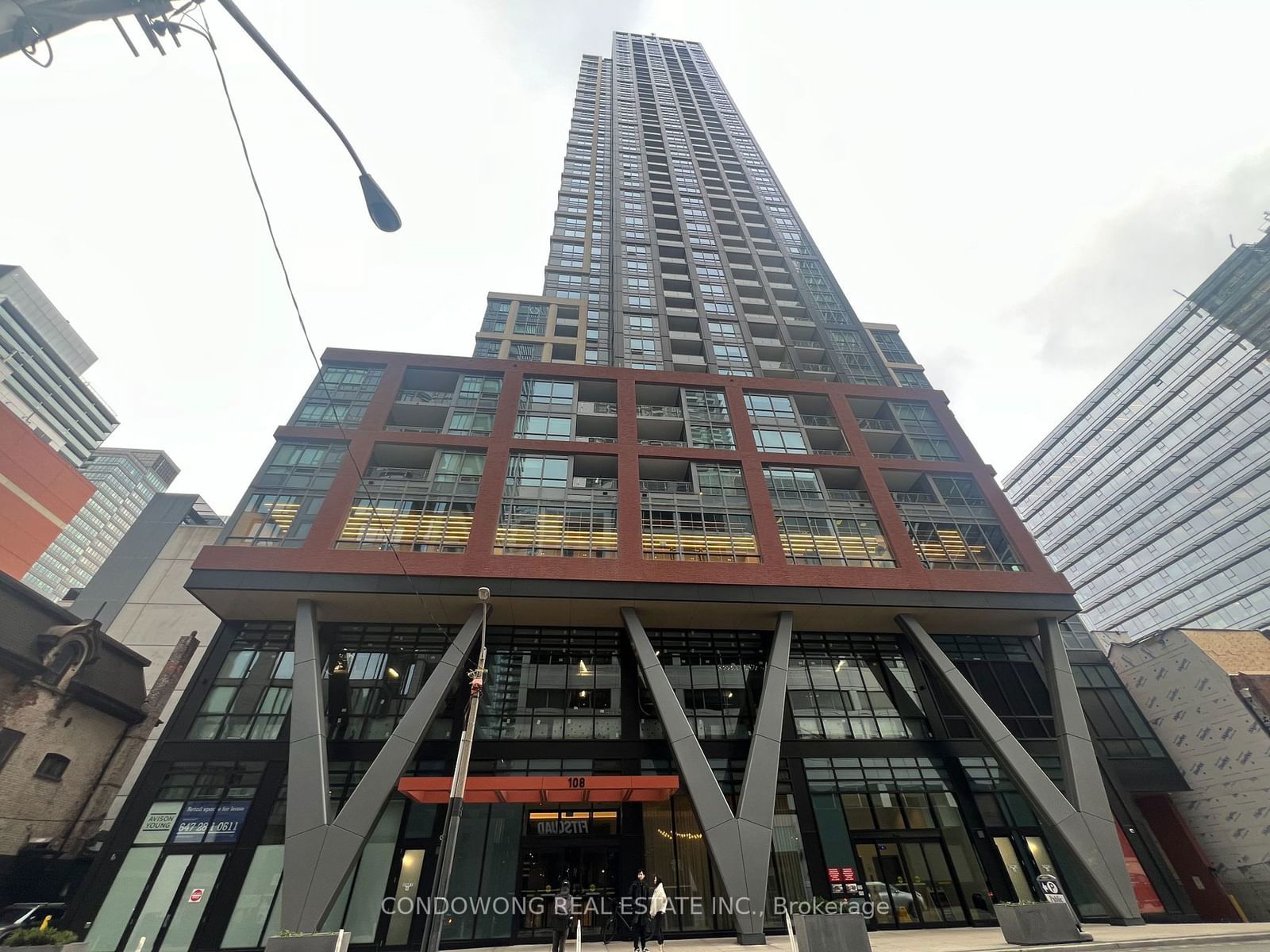 108 Peter St, unit 816 for rent