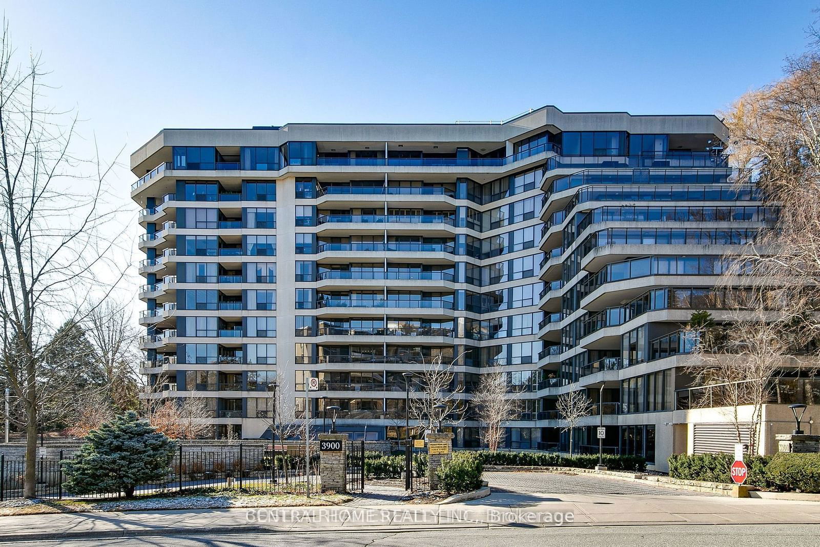 3900 Yonge St, unit 807 for sale