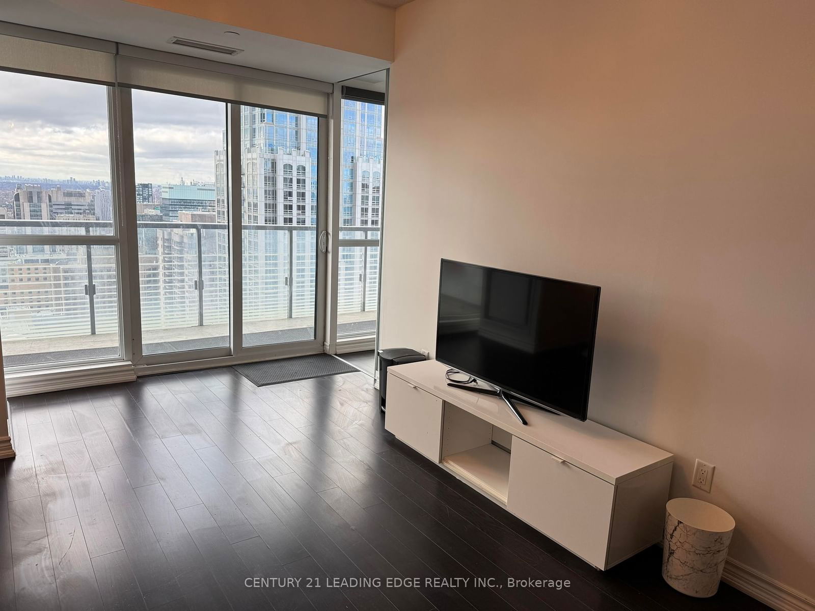 386 Yonge St, unit 3412 for rent