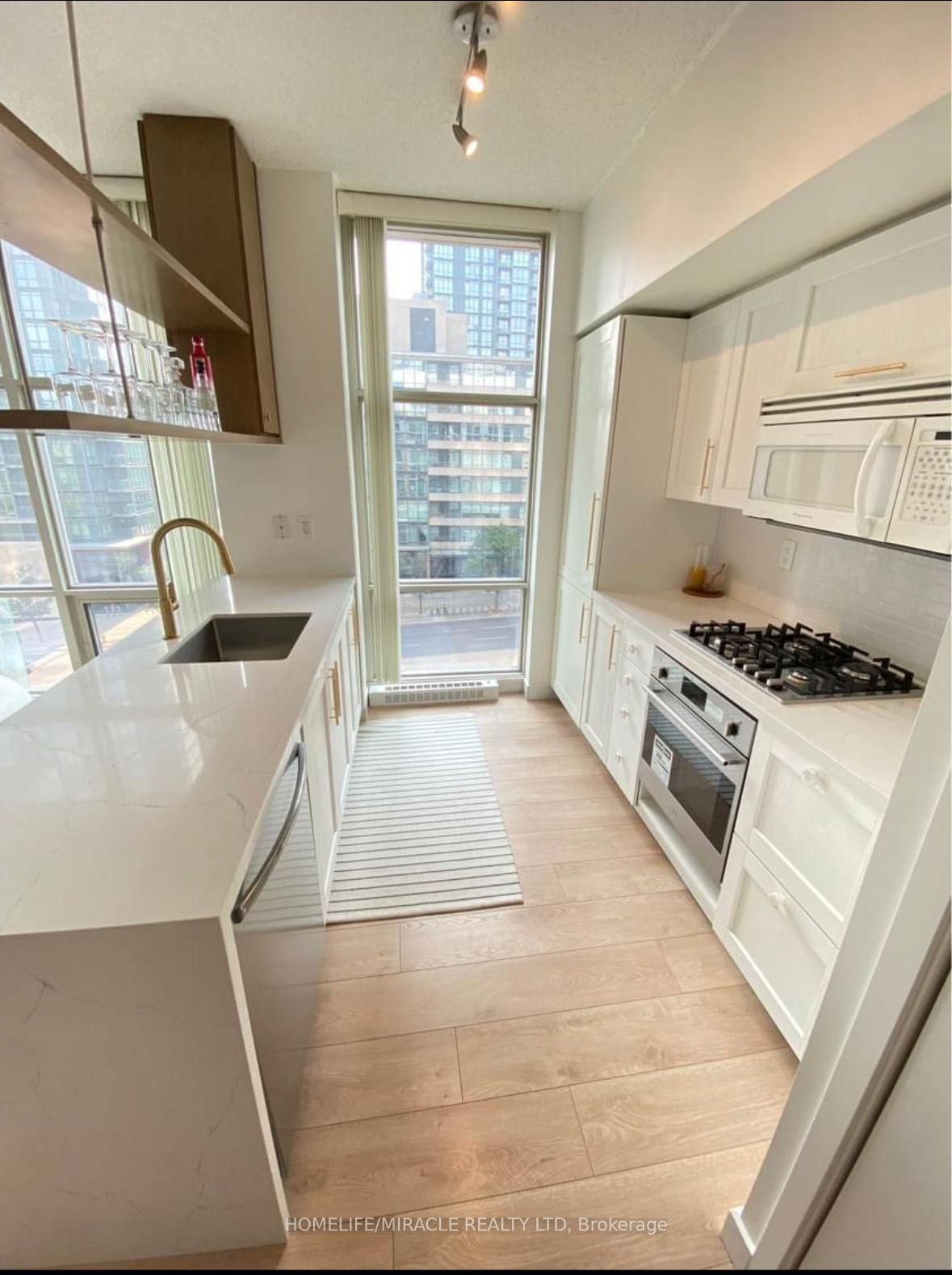 9 Spadina Ave, unit 505 for rent