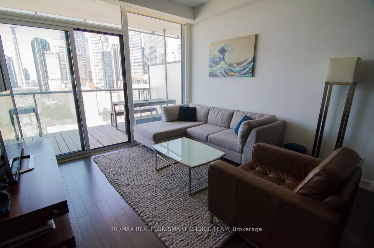 1 Market St, unit 1414 for rent