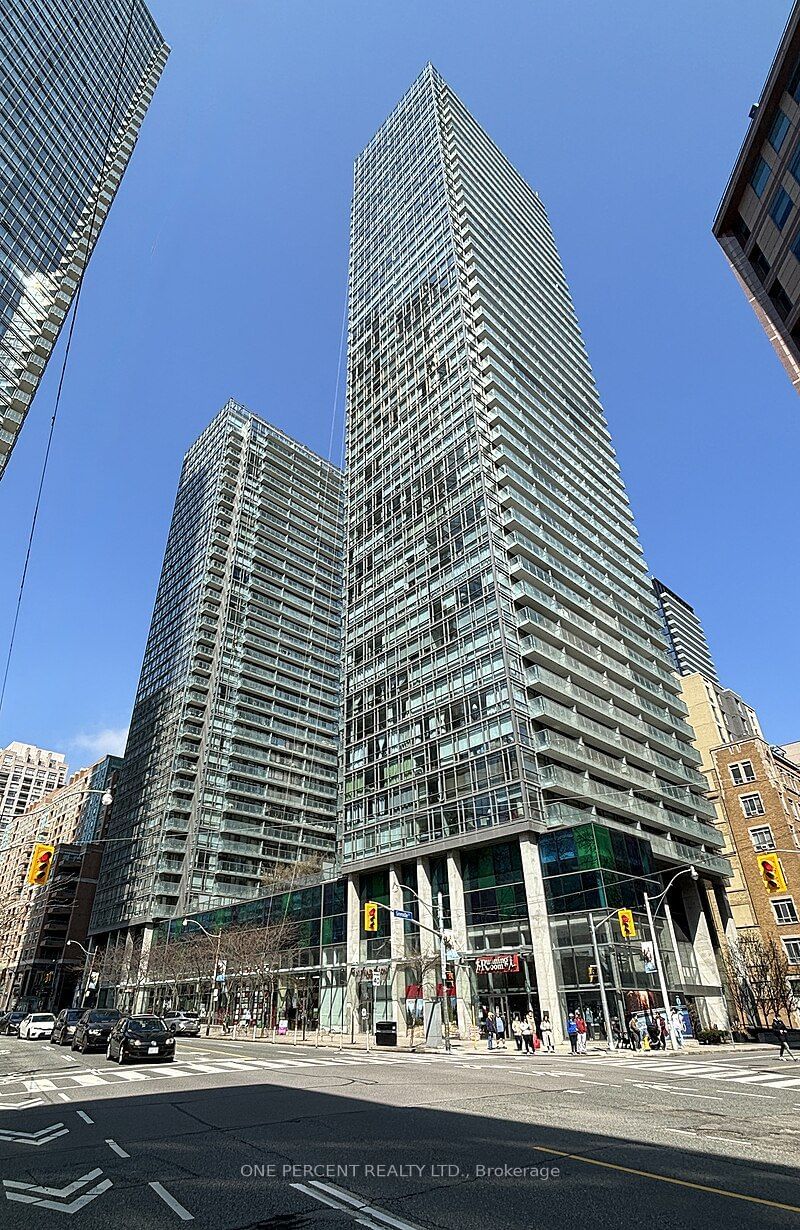 38 Grenville St N, unit 1108 for rent