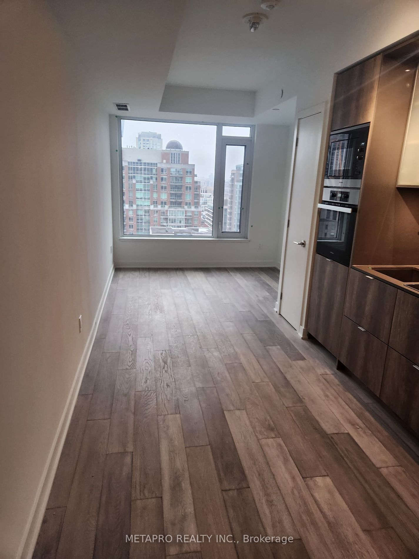 11 yorkville Ave, unit 1314 for rent