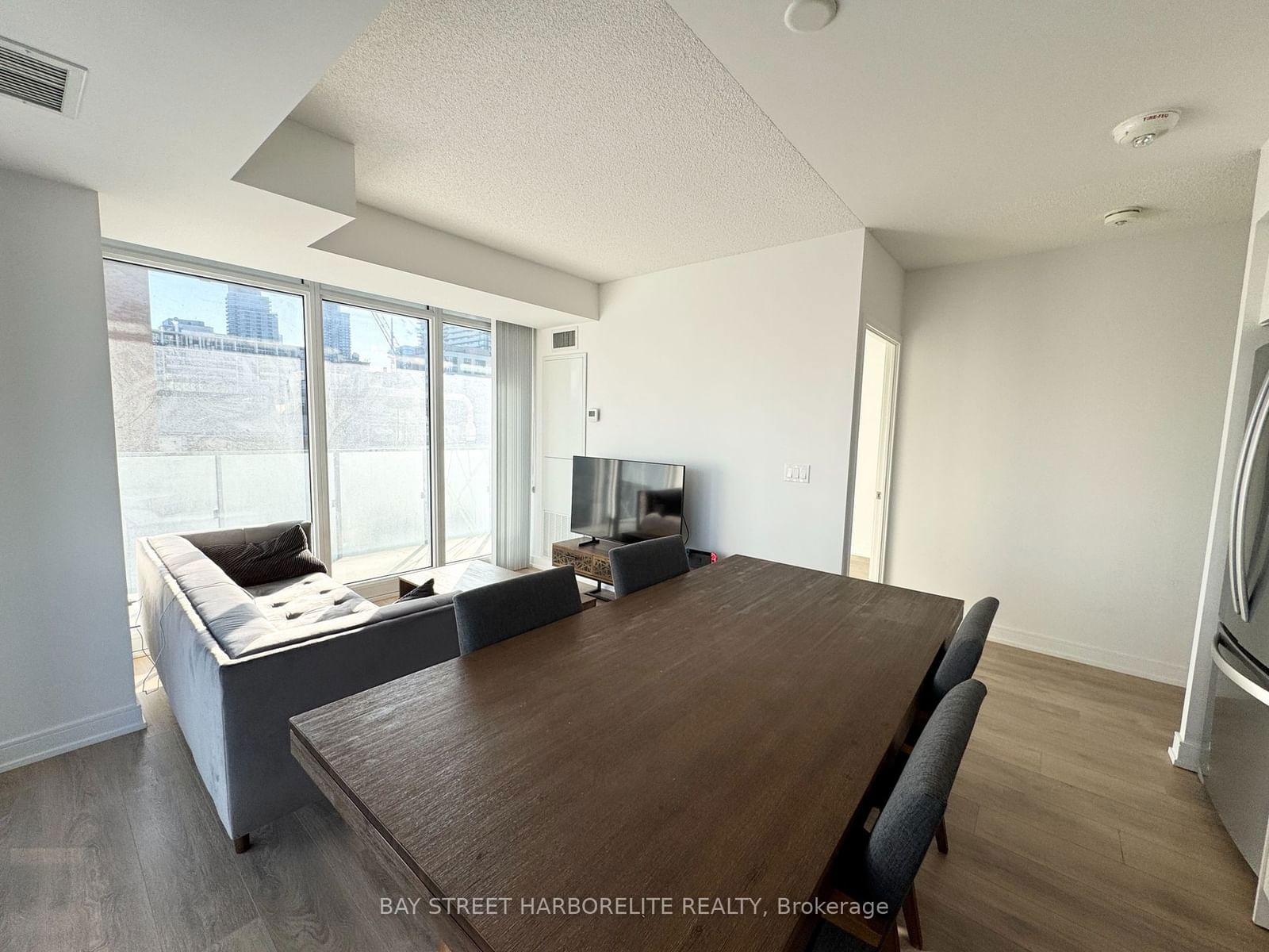 50 Wellesley St E, unit 908 for rent