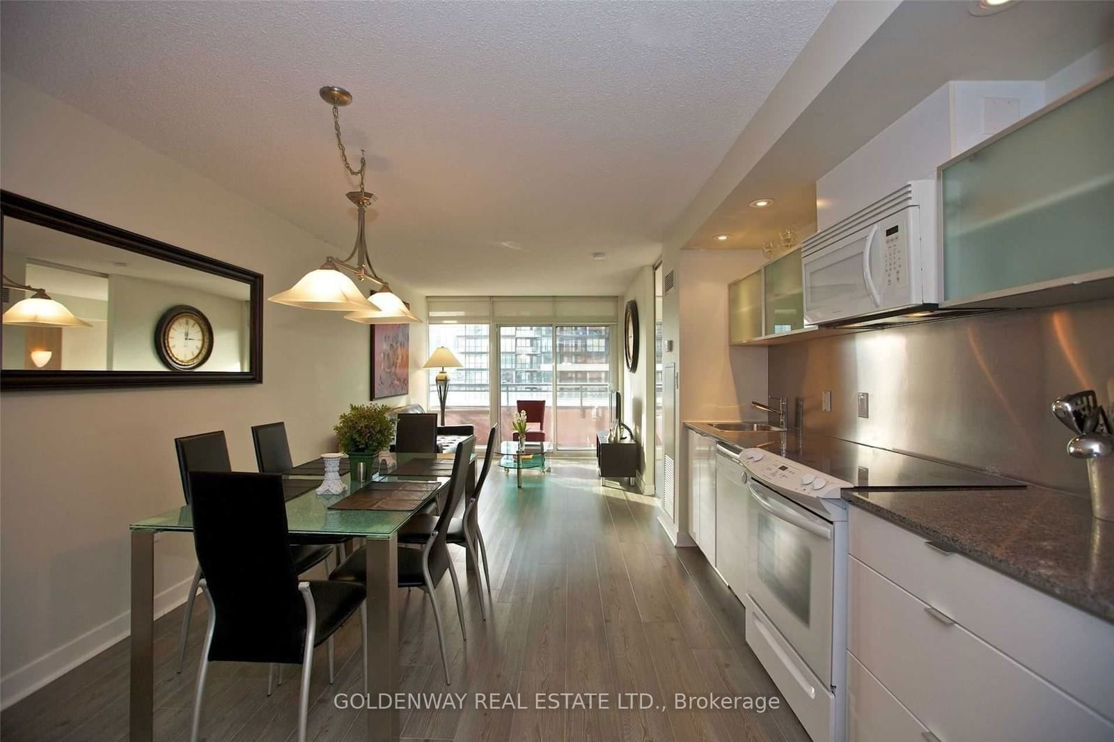 4K Spadina Ave, unit 721 for rent