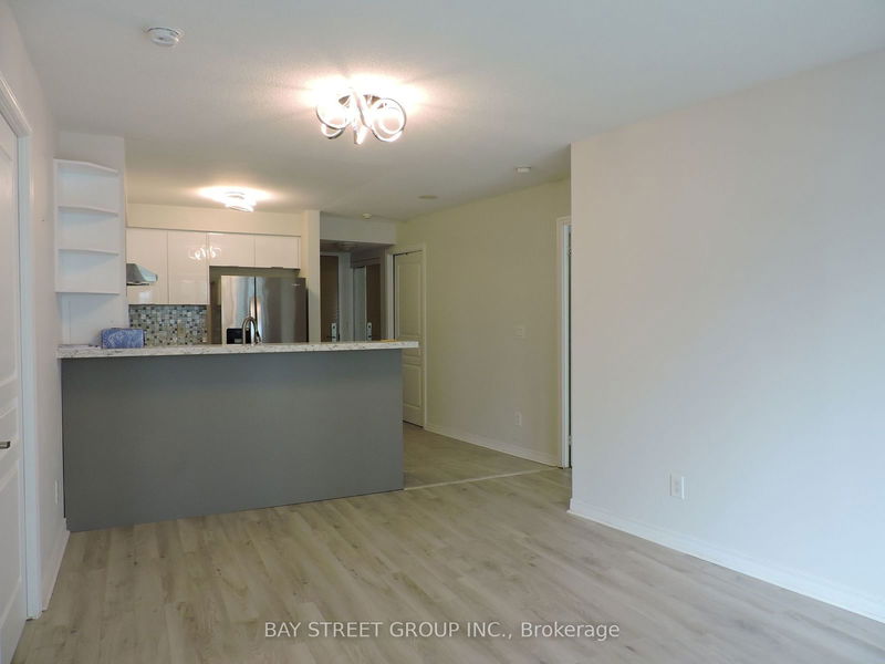 503 Beecroft Rd, unit 905 for rent