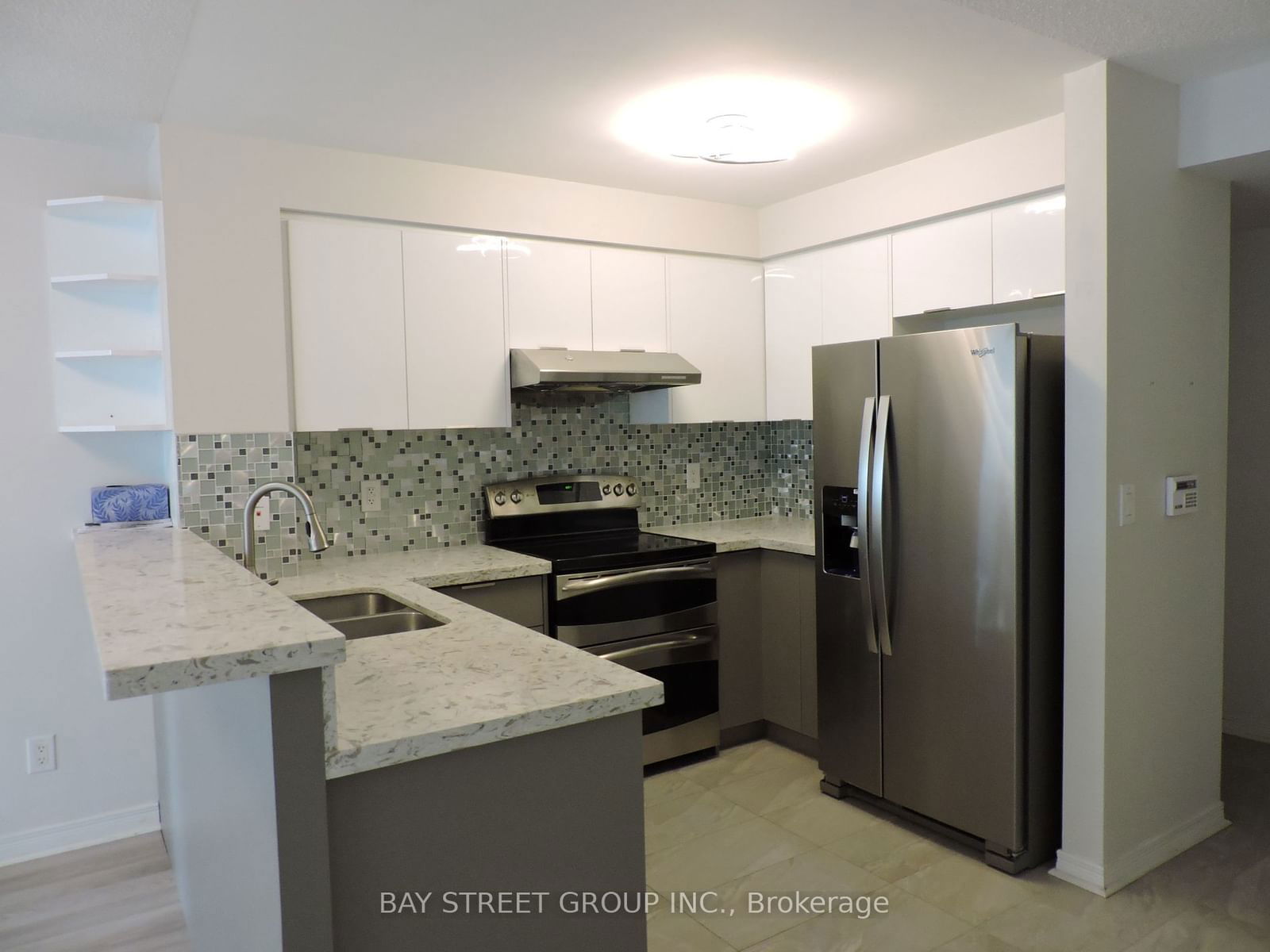 503 Beecroft Rd, unit 905 for rent