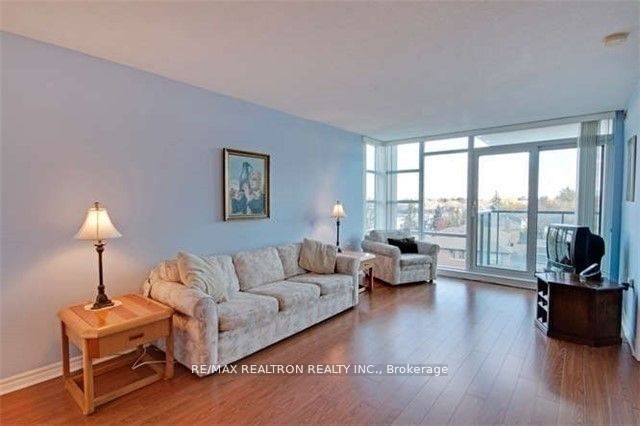 3830 Bathurst St, unit 512 for rent