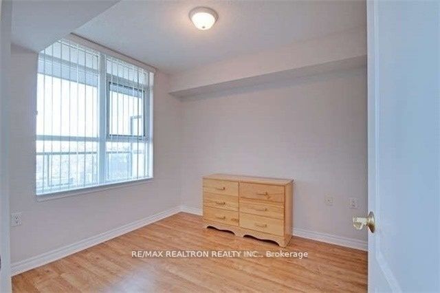 3830 Bathurst St, unit 512 for rent